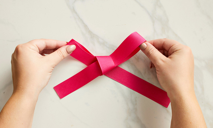 How To Make A Bow Out of Ribbon